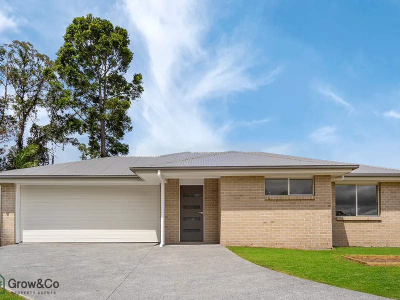 BRAND NEW 4BED WITH HUGE FULLY FENCED BACKYARD
