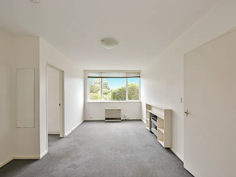 FRESHLY PAINTED! PLEASE REGISTER YOUR DETAILS BELOW, TO BE NOTIFIED OF UPCOMING INSPECTION TIMES