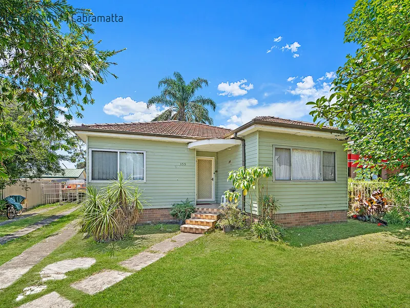 PERFECT LOCATION & HEAPS OF POTENTIAL