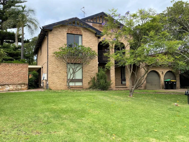 Massive House + Granny Flat, Recently refurbished!!