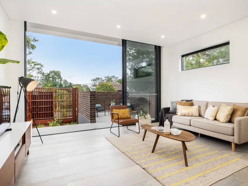 Brand New Townhouse with Elevator in Quiet Cul-De-Sac, Walk to Station