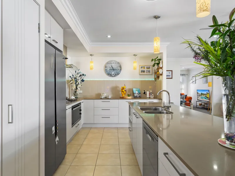 LUXURY EMBRACES LIFESTYLE ON PRESTIGIOUS PENTAS ISLAND!!