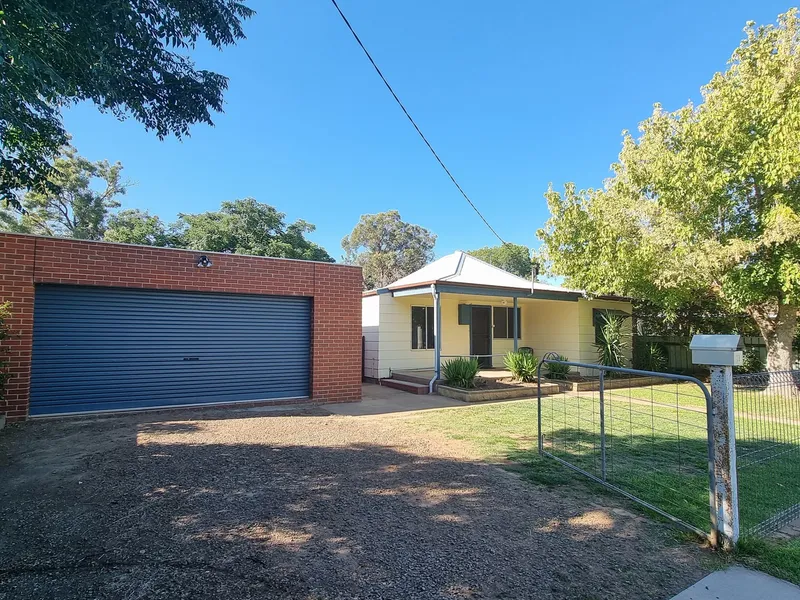 Updated Cash positive 2 Bedroom + Study near CBD, School & Parkland.