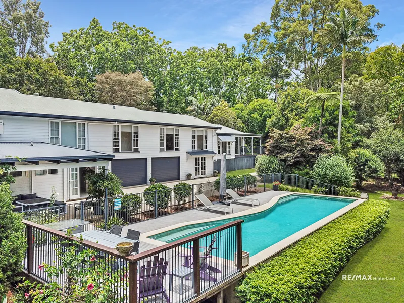 Relaxed country living at its charming, elegant best!