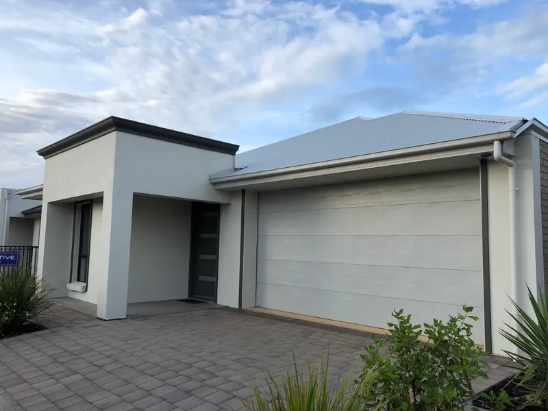 Builders display home, 6% rental return offered