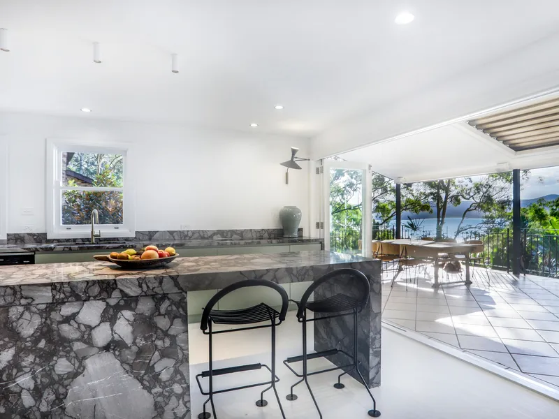 Stylish entertainer with dazzling Pittwater views