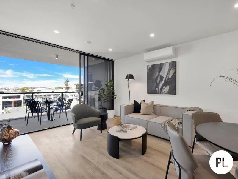 Furnished 2-bedroom apartment with upscale rooftop amenities. Brand new - walk to James Street