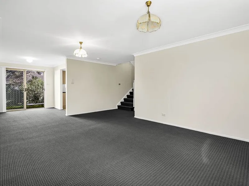 Lovely 3-bedroom townhouse in a small complex