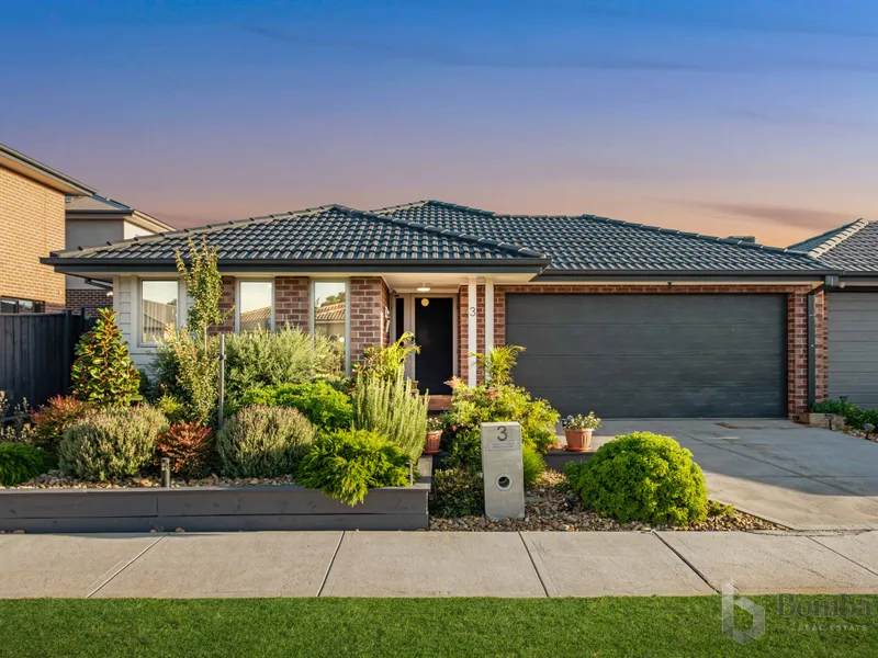 Good size family home!!