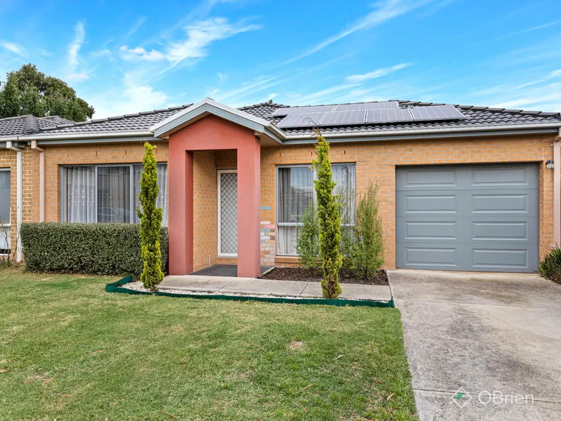 PROPERTY UNDER CONTRACT Private modern living