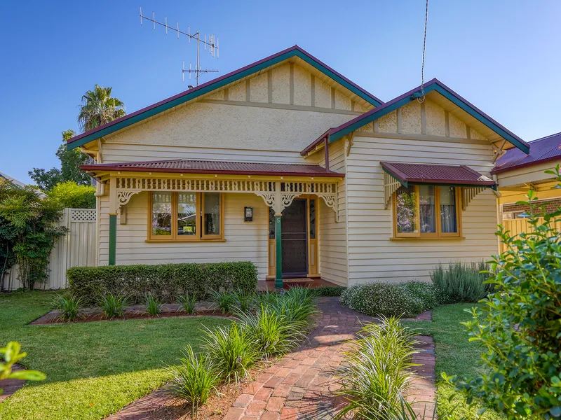 Beautiful Californian Bungalow ...Corio Ave !