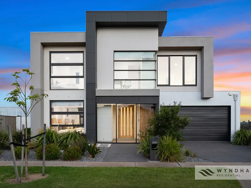 Luxurious Bayside Waterfront Masterpiece