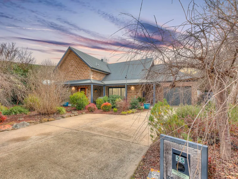 CRAFTSMEN BUILT & INCREDIBLY CENTRAL