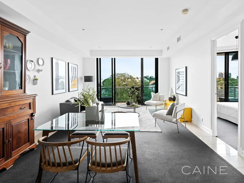 Parkside apartment with MCG Views