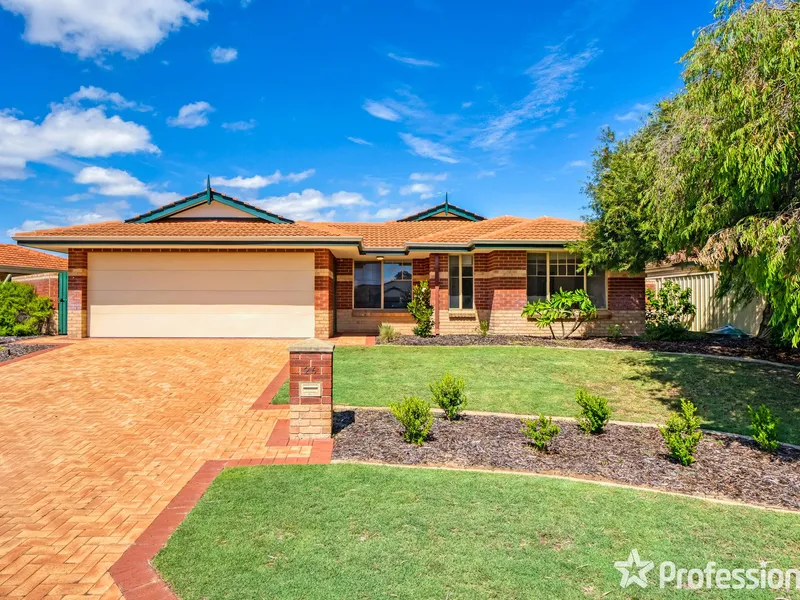 STUNNING FAMILY HOME!