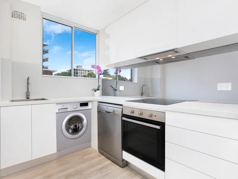 Refurbished Apartment in Convenient Bondi