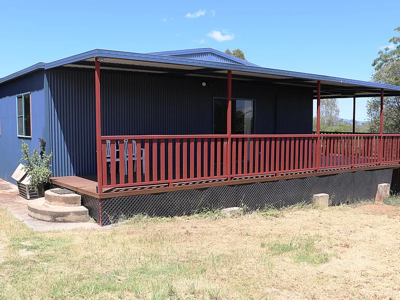 Family home 5 acres