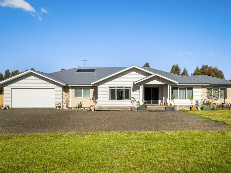 As New Family Home - 5,929m2