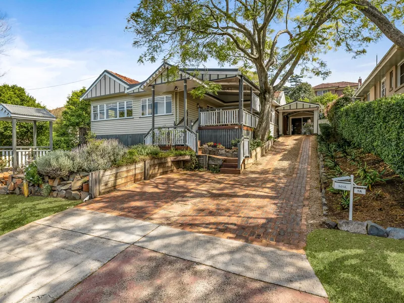 3 BED + SELF CONTAINED FLAT; DUCTED HEATING & COOLING