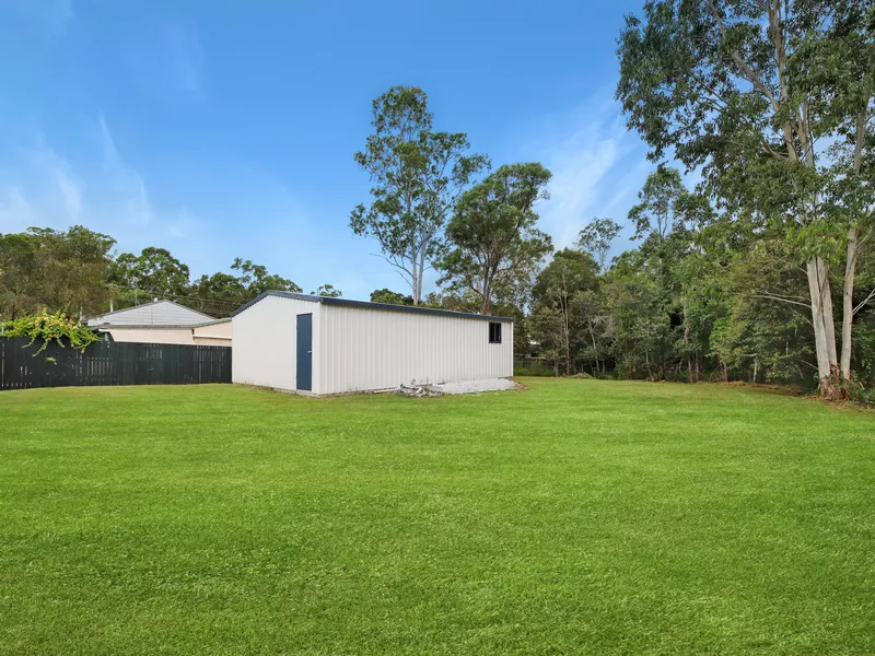 Vacant land with Shed!