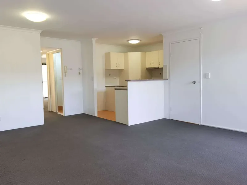 Two bed and two bath apartment in heart of Kelvin Grove