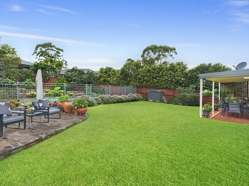 Grand family home of superb flexibility and views 