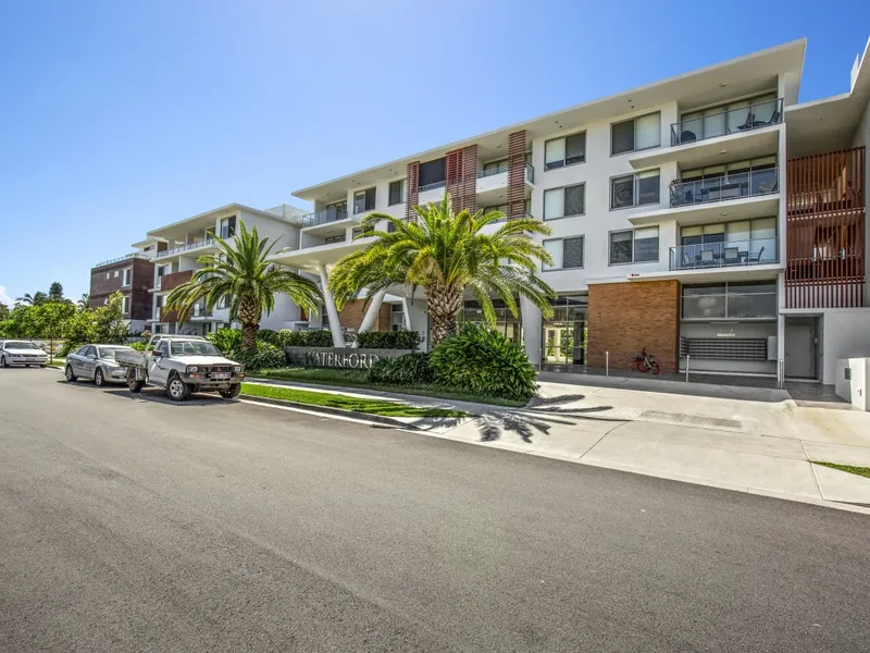 SPACIOUS APARTMENT - CENTRAL LOCATION