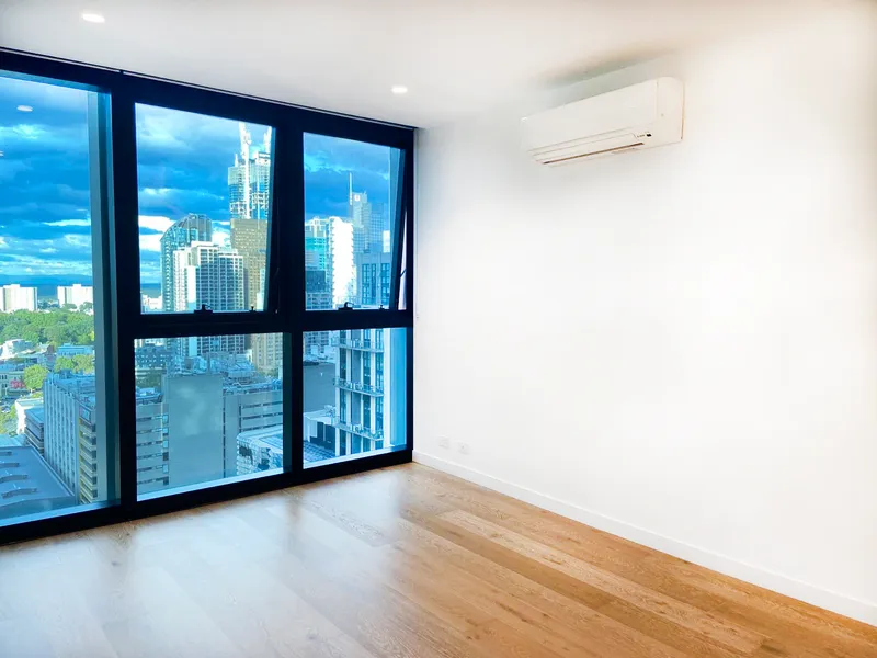 Nearly New 1 Bedrooms with 1 Bathrooms Central Location