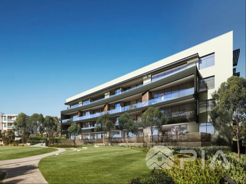 Luxurious Designer Apartment in Little Bay Featuring Separate study area