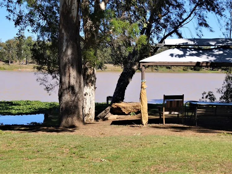 Picturesque River Frontage- 31.5ac/ 12.79ha