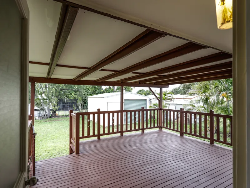 RENOVATED 3 BED HOME, PRIVATE DECK AND LARGE SHED IN BACKYARD ON A 809m2 BLOCK