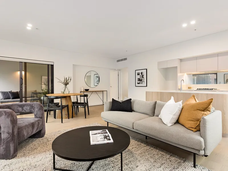 Inner-City Luxury in East End Apartments