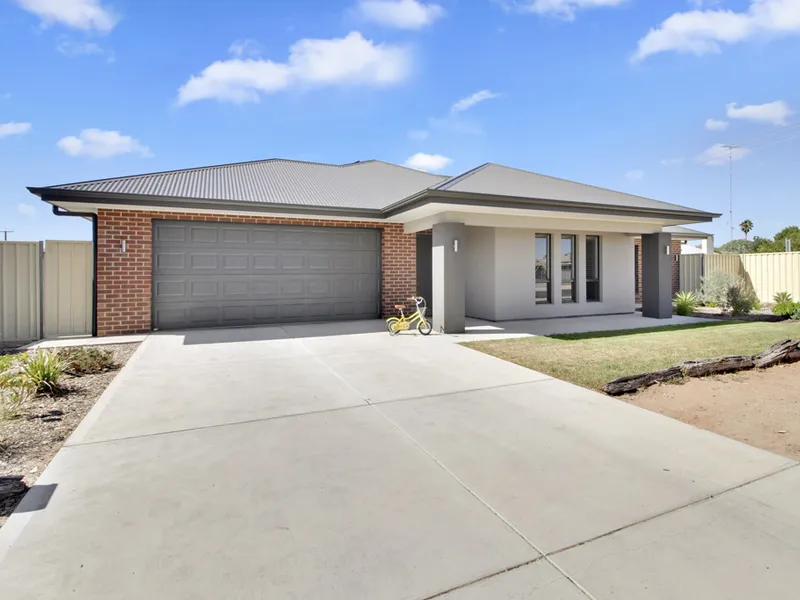 Luxury Living in a Modern Masterpiece