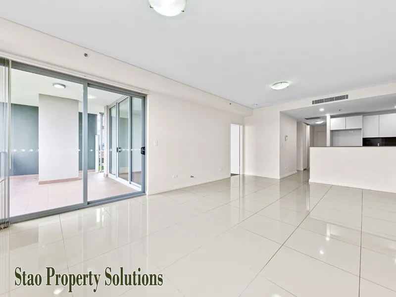 144sqm in Total Three-Bedroom & Walk to Station!
