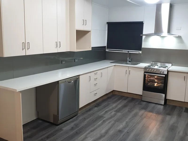 LARGE LOWSET RENOVATED HOME