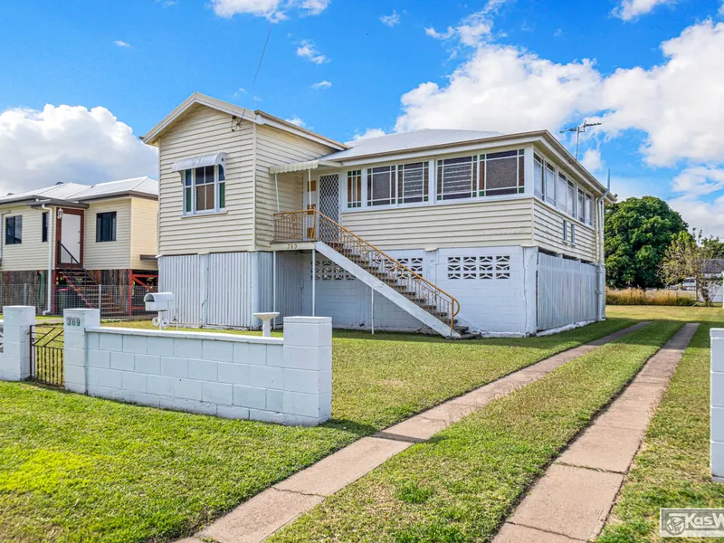 A CLASSIC SPACIOUS HIGHSET GABLE WEATHERBOARD HOME - FENCED 776 m2