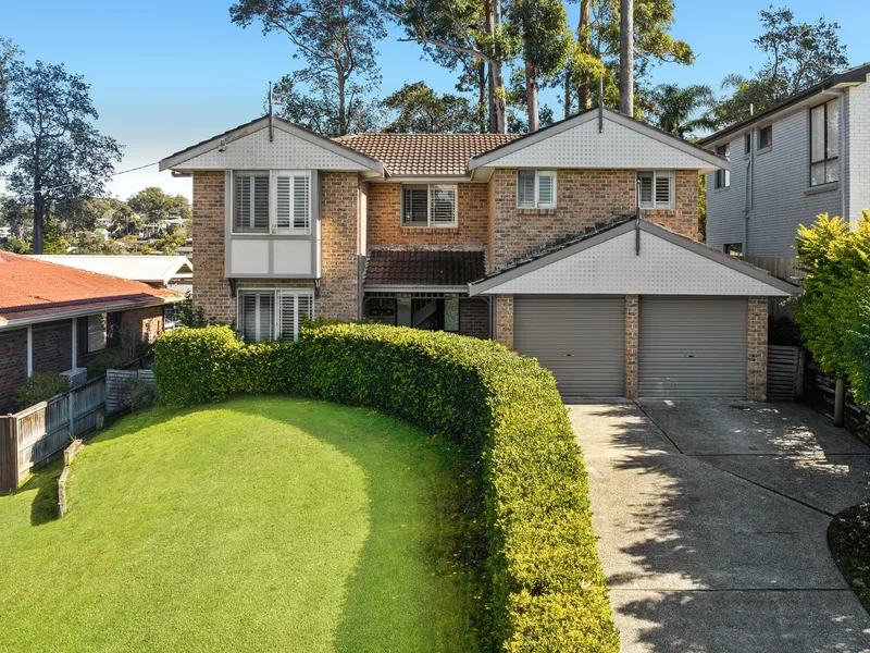 Spacious 5 Bedroom Family Home in Tranquil Setting