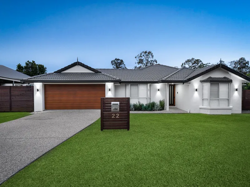The Ultimate Family Home - Pool, Shed & Side access!