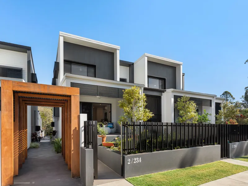 Luxury, Low-Maintenance Living In The Gap