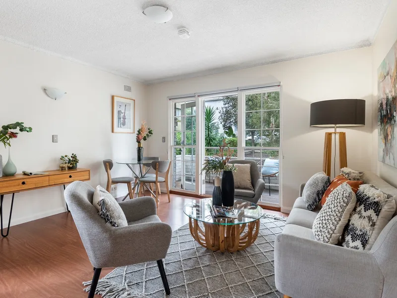 A Sunny One Bedroom Beauty In A Leafy Beachside Pocket