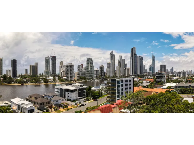 Magnificent Corner Apartment River and Surfers Skyline Views Chevron Island