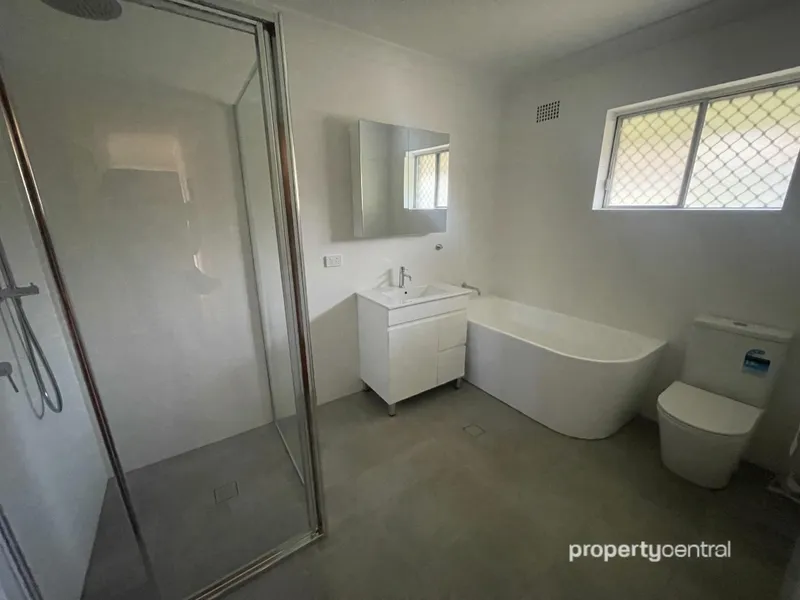 FRESHLY RENOVATED BATHROOM!