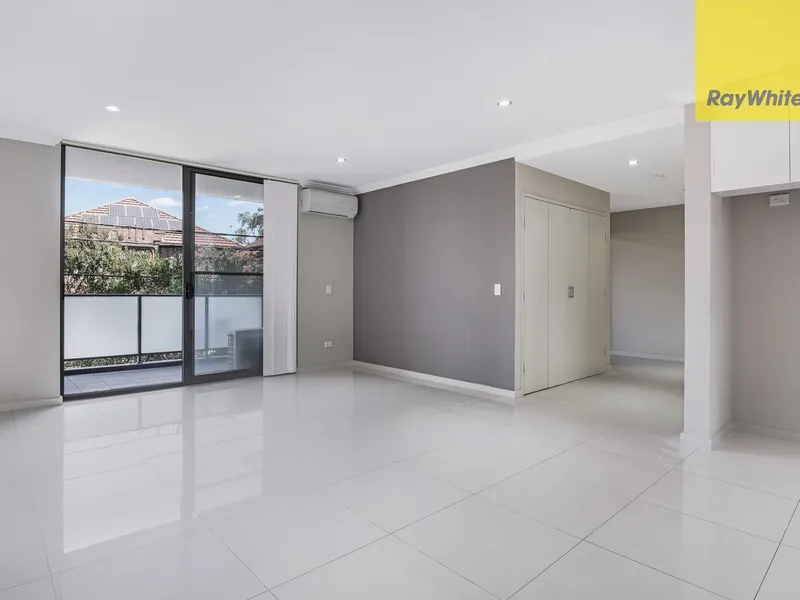 SPACIOUS 2 BEDROOMS IN THE HEART OF PETERSHAM