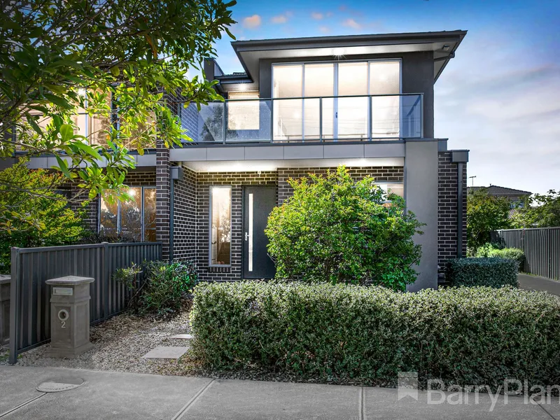 Stunning & opposite parklands.