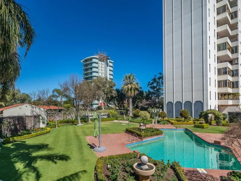 WALK TO SWAN RIVER...