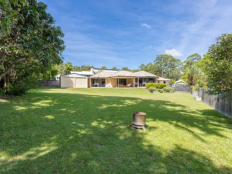 EXECUTIVE FAMILY HOME + SHED IN PRIVATE CUL-DE-SAC