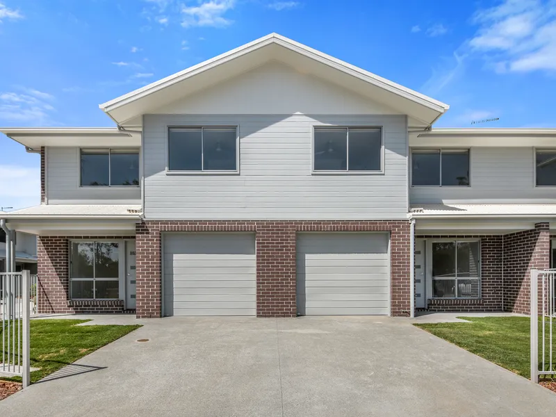 MODERN 4 BEDROOM TOWNHOME - $450