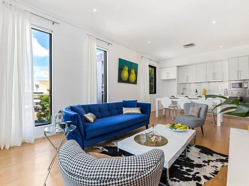 TIME POOR?  ENVIABLE INNER-CITY LIFESTYLE!