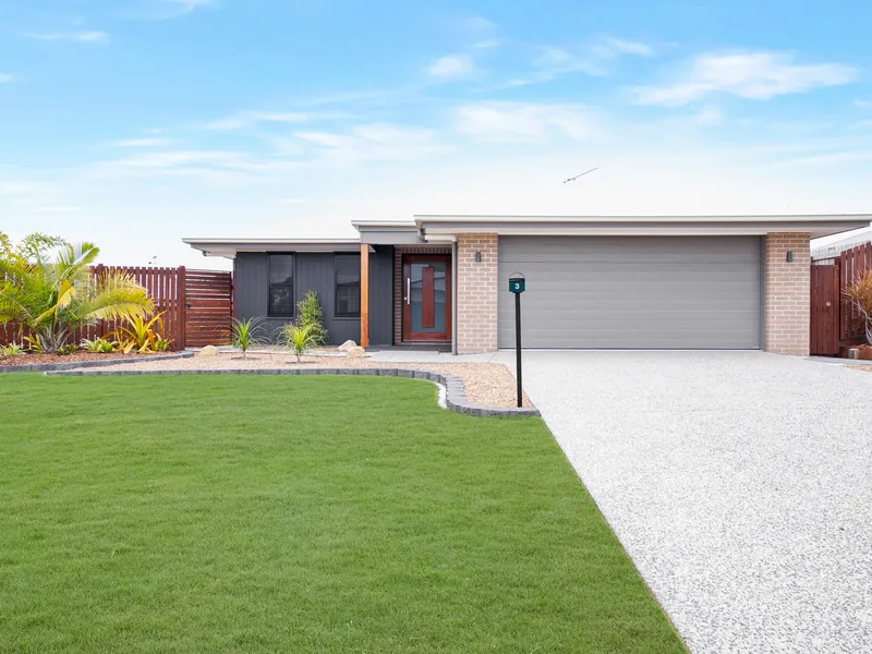 Near new home close to Yeppoon Hospital!