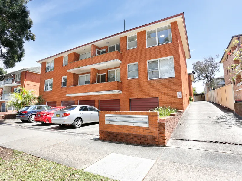 Spacious Apartment In Central Location 